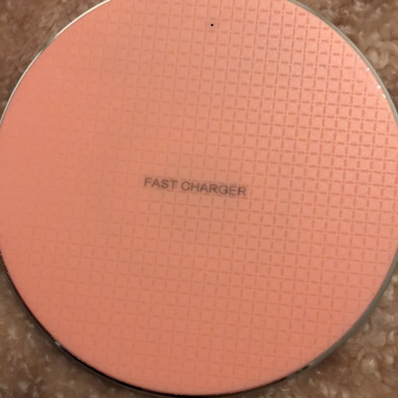 Wireless fast Charging charger pad Qi Standard Brand new in pink colour “ - Picture 6 of 6
